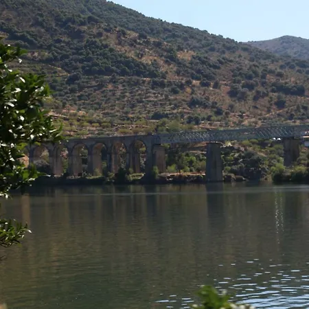 Casa Dona Urraca 3* Vilarinho da Castanheira