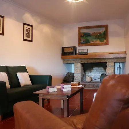 Casa Dona Urraca 3* Vilarinho da Castanheira