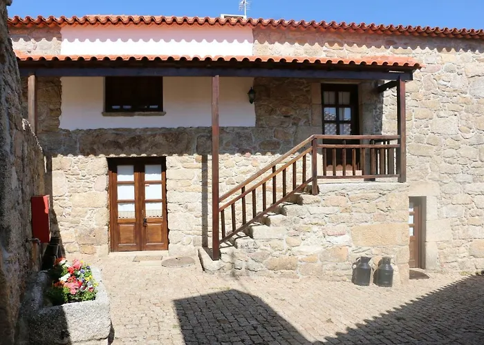 Casa Dona Urraca بيت ضيافة Vilarinho da Castanheira